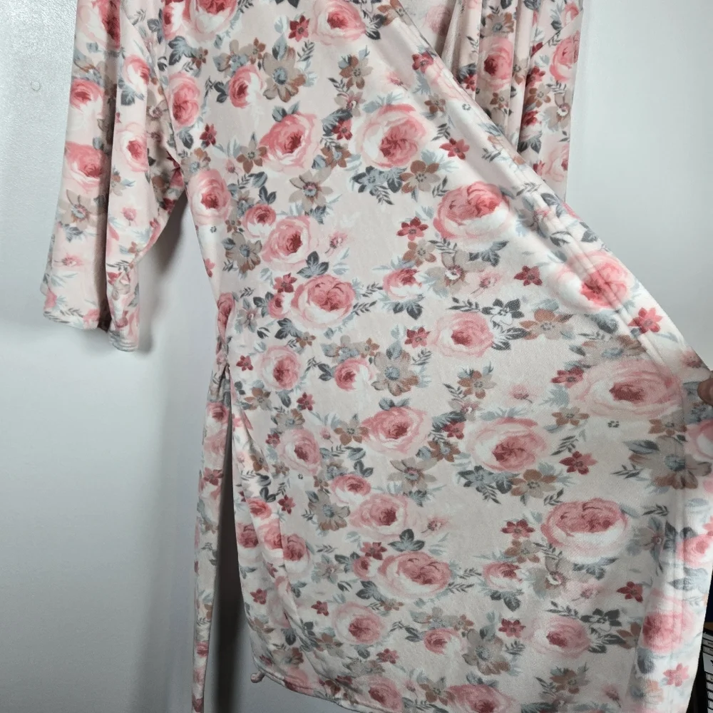 Flora Nikrooz flora nikrooz